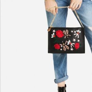 ZARA BLOGGERS Favorite embroidered bug bag. Gold chain. Crossbody